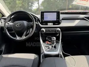 Toyota RAV4 Limited 2021 Black
