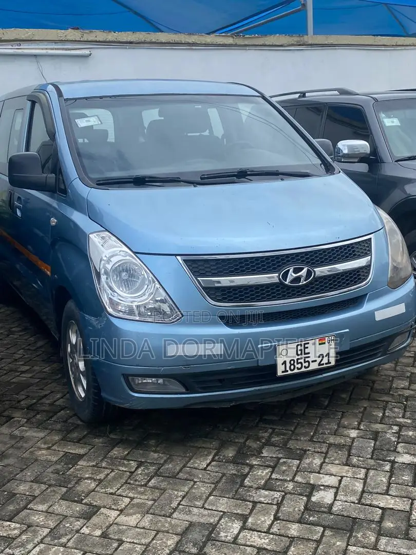 Hyundai Starex 2011 Blue