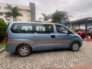 Hyundai Starex 2011 Blue