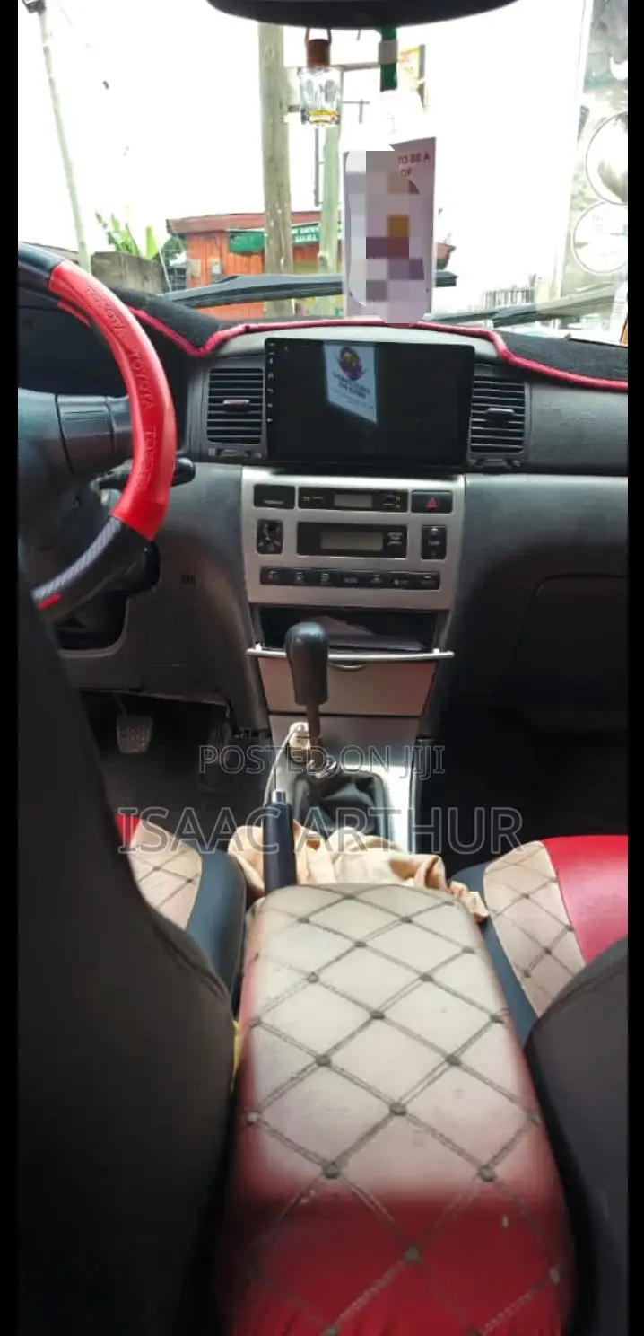 Toyota HiAce 2012