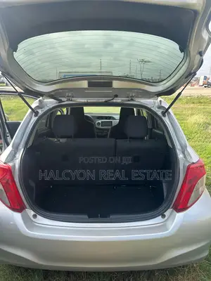 Toyota Vitz 1.3 AWD 3dr 2012 White