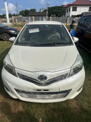 Toyota Vitz 1.3 AWD 3dr 2012 White