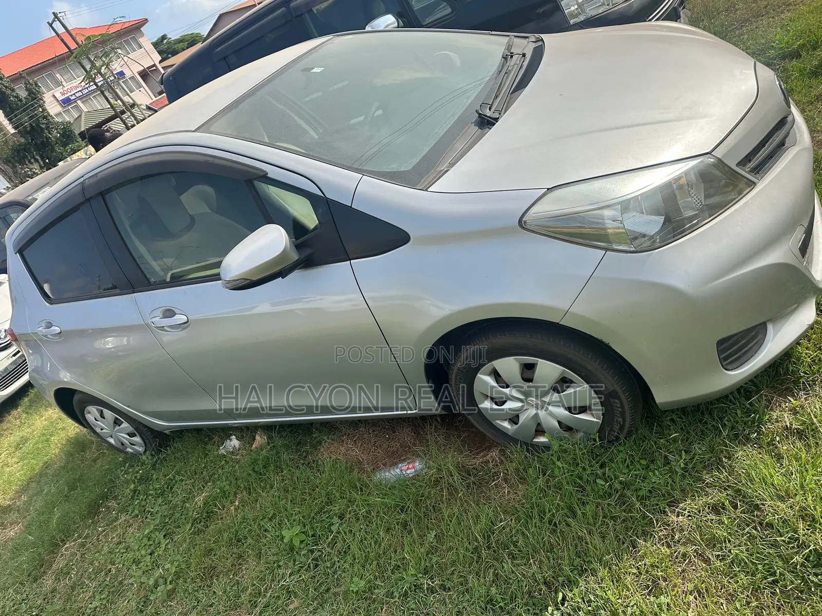 Toyota Vitz 1.3 AWD 3dr 2012 White