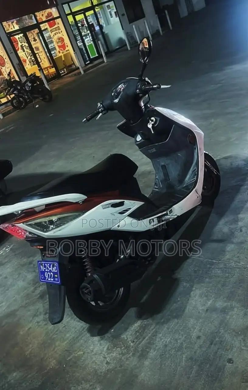 Kymco Xciting 2023 White