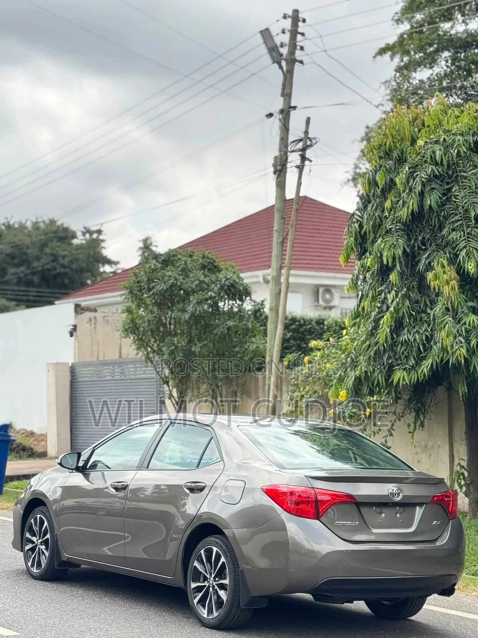 Toyota Corolla XSE (1.8L 4cyl 2A) 2019 Brown