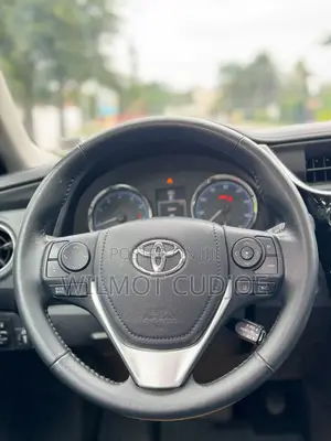 Toyota Corolla XSE (1.8L 4cyl 2A) 2019 Brown
