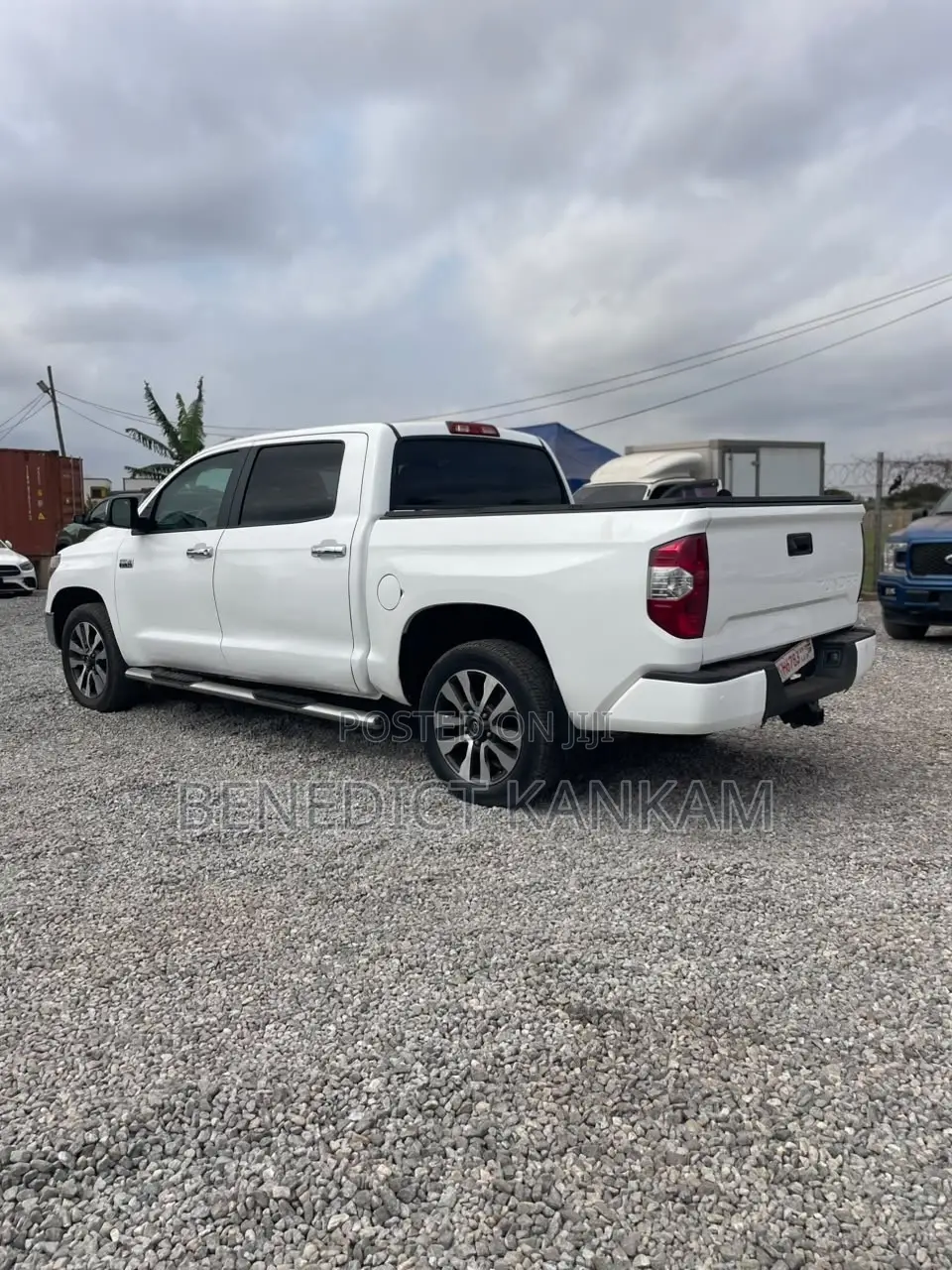 Toyota Tundra Limited 5.7L V8 4x2 Double Cab 6.6 ft. box 145.7 in. WB