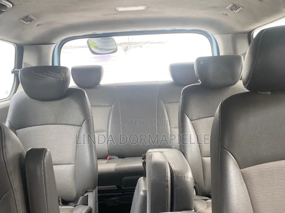 Hyundai Starex 2011 Blue