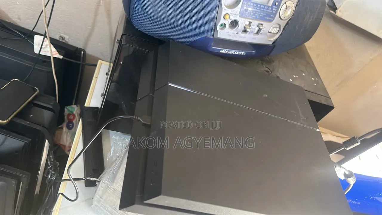Ps4 Standard 500GB, Account, With Games and Two Controllers