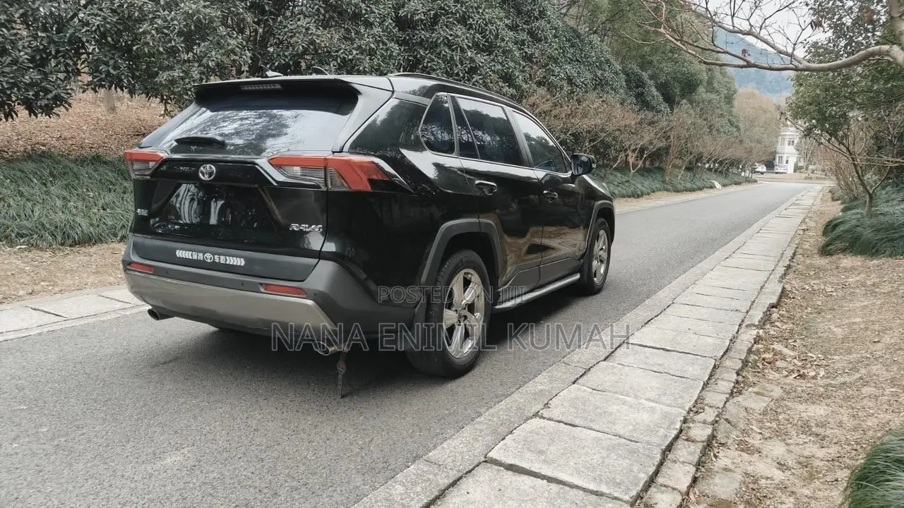 Toyota Corolla Cross 1.8 Hybrid AWD 2022 Black