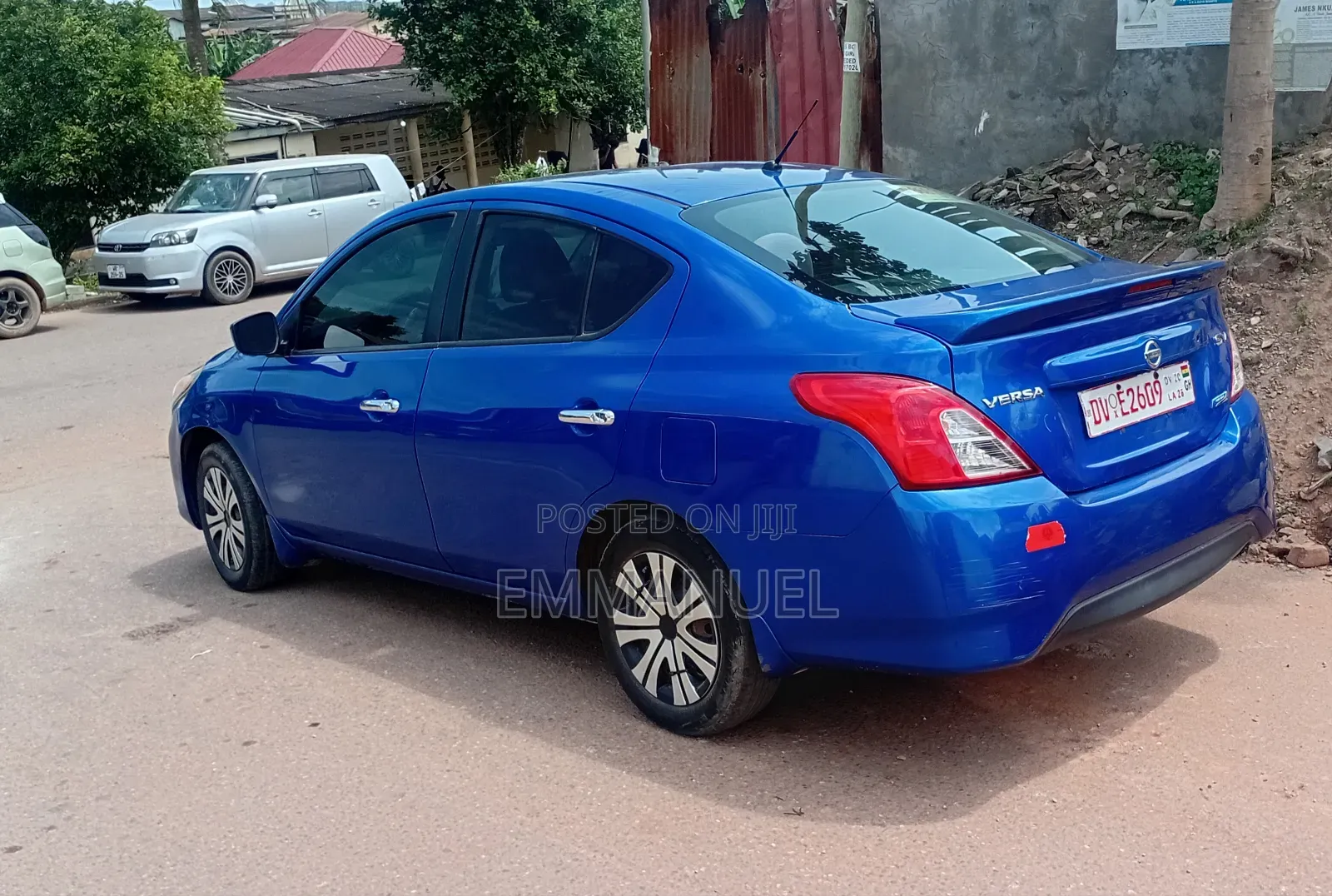 Nissan Versa 1.6 SV 2016 Blue