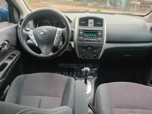 Nissan Versa 1.6 SV 2016 Blue