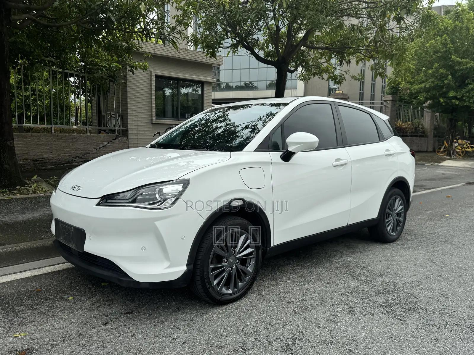 Aion V 2022 White