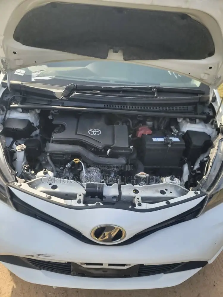 Toyota Vitz 1.0 FWD 5dr 2016 White