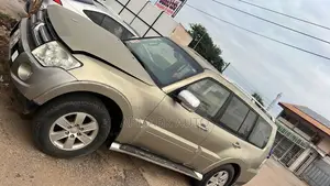 Mitsubishi Pajero 3.0 2009 Gold