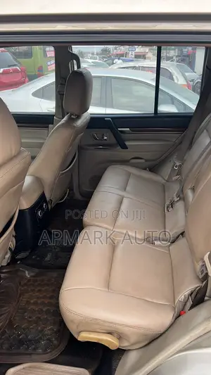 Mitsubishi Pajero 3.0 2009 Gold