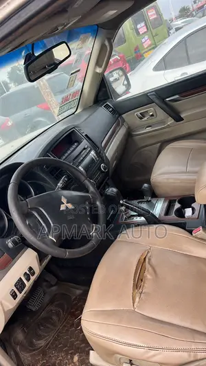Mitsubishi Pajero 3.0 2009 Gold