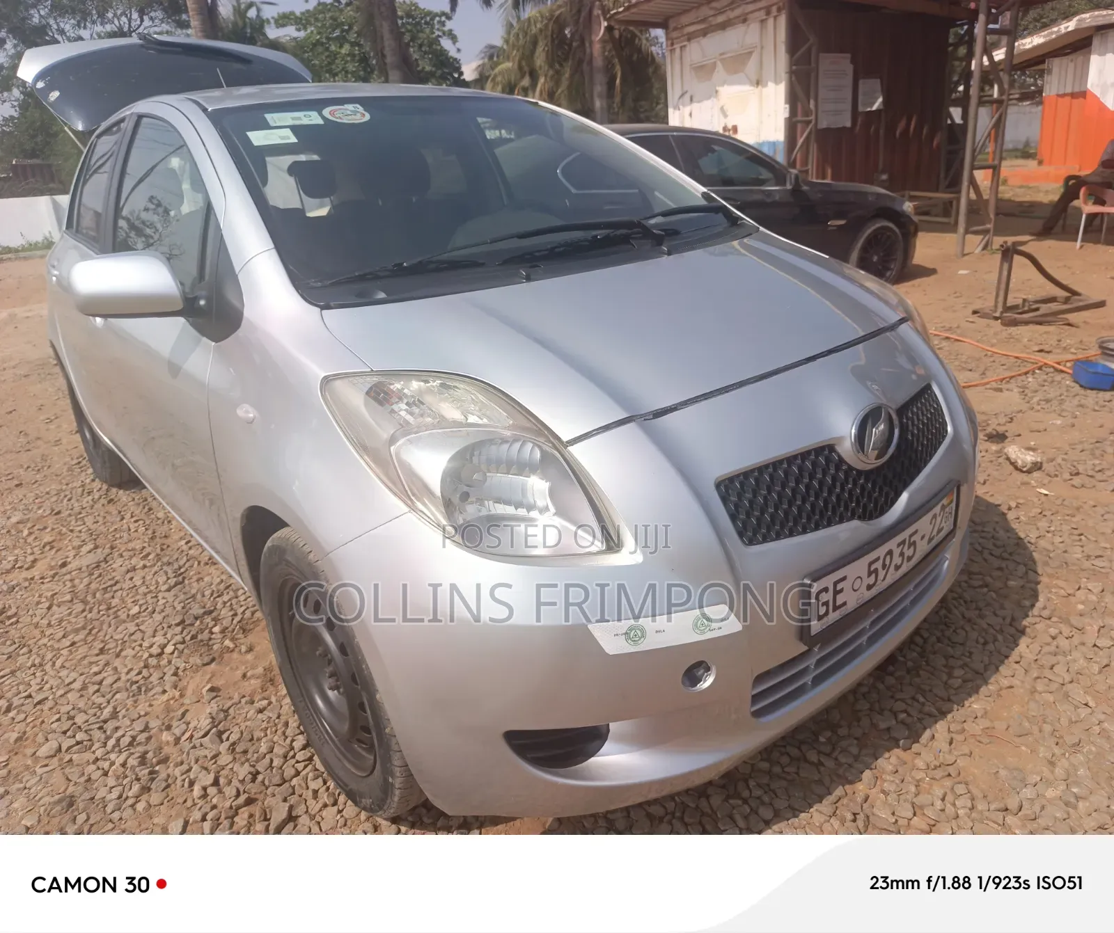Toyota Vitz 2010 Silver