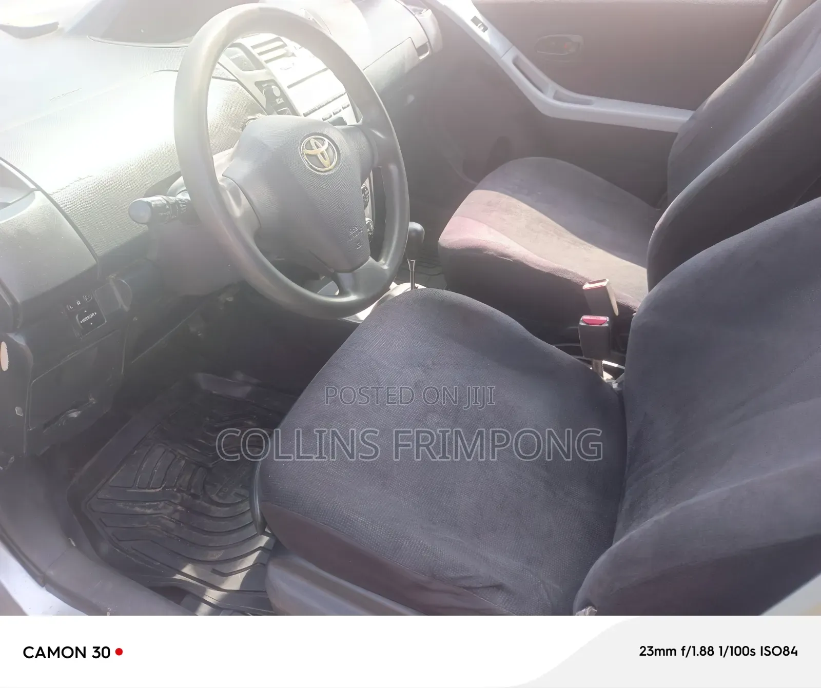 Toyota Vitz 2010 Silver