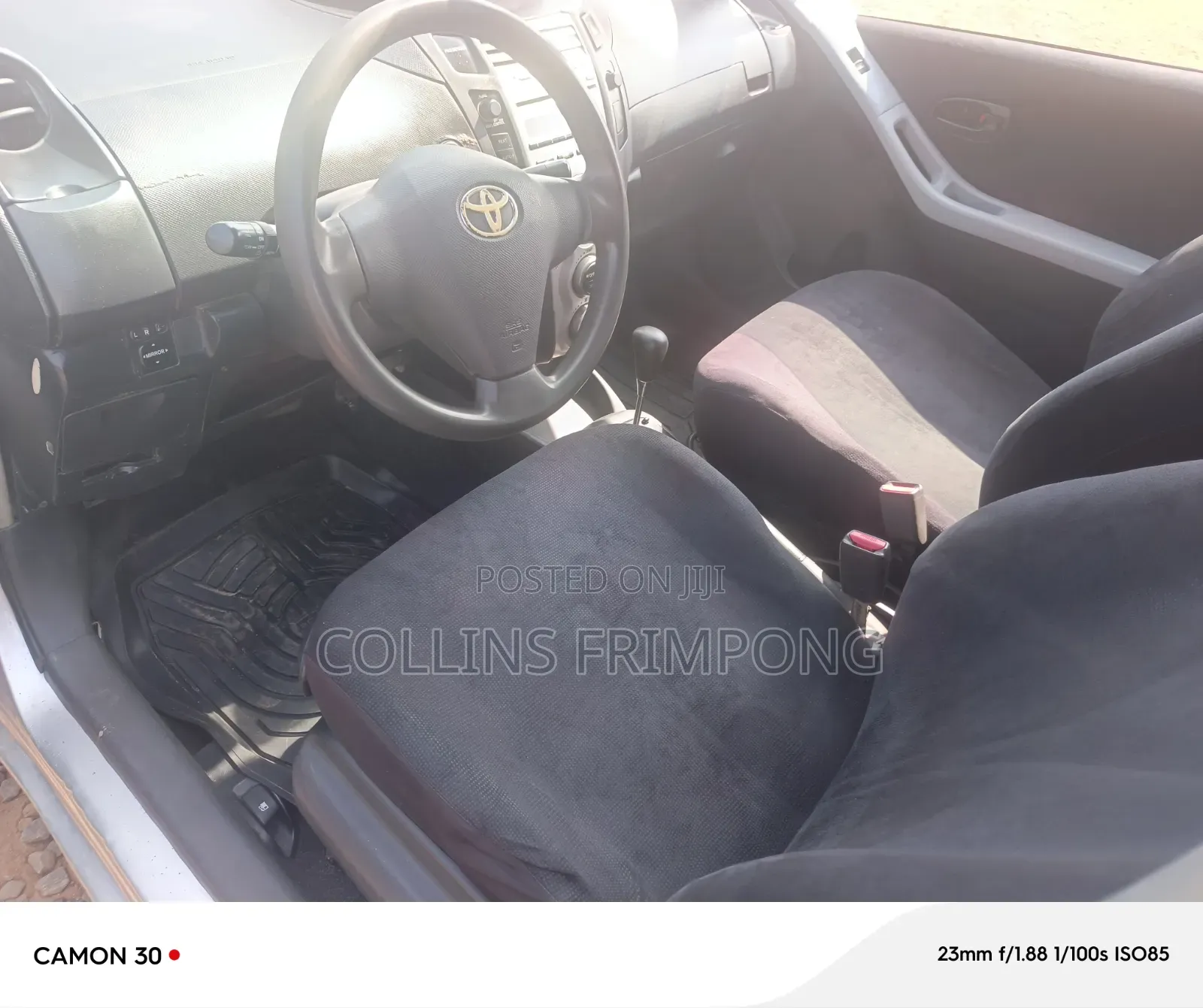 Toyota Vitz 2010 Silver