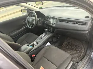 Honda HR-V 4dr SUV (1.5L 4cyl CVT) 2016 Gray