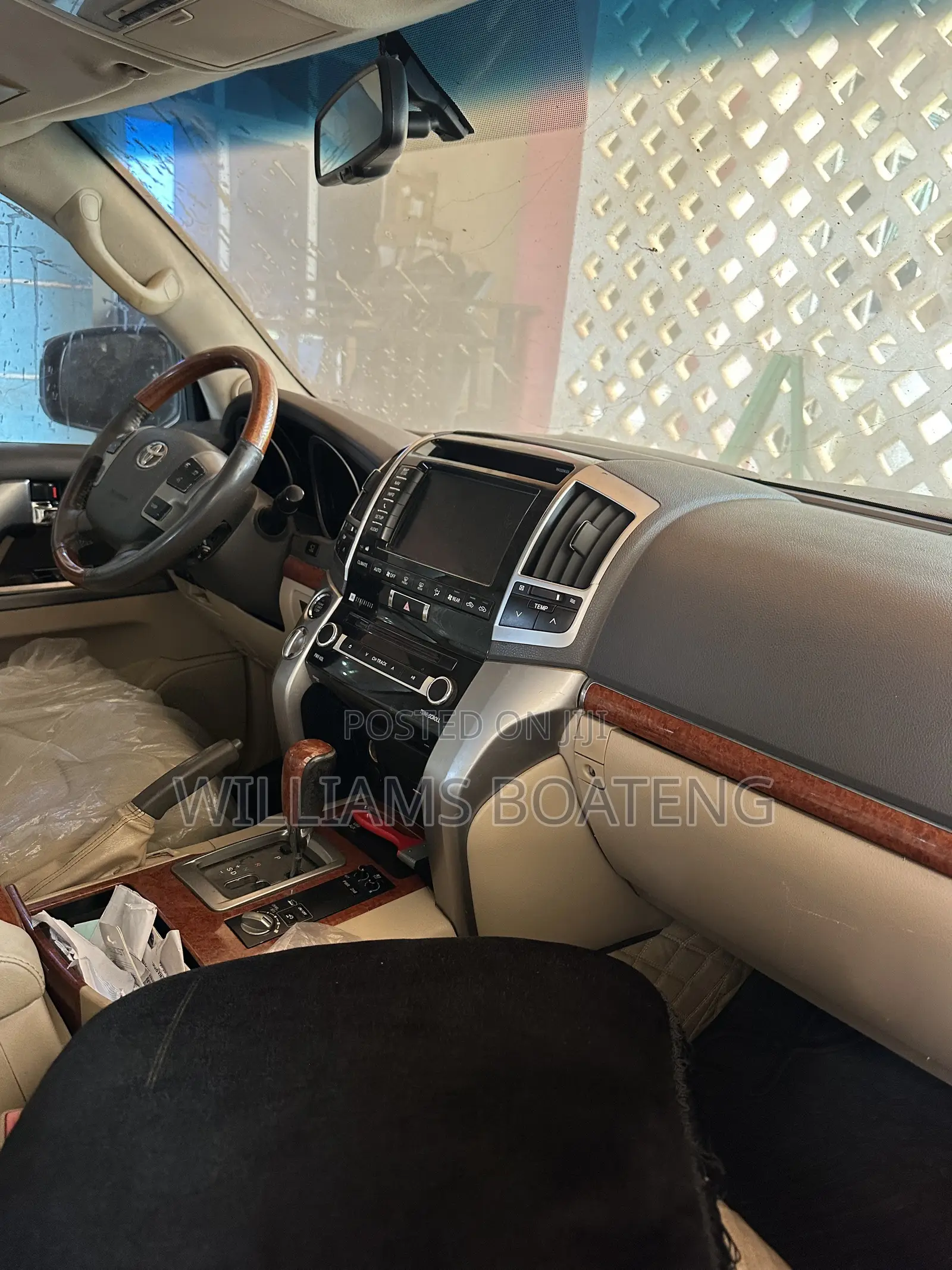 Toyota Land Cruiser 4.6 V8 VX-R 2015 Black