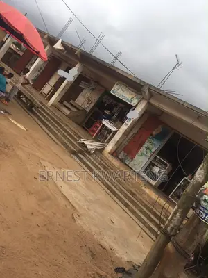 8bdrm House in Super Elite Estate, Sowutwuom for sale