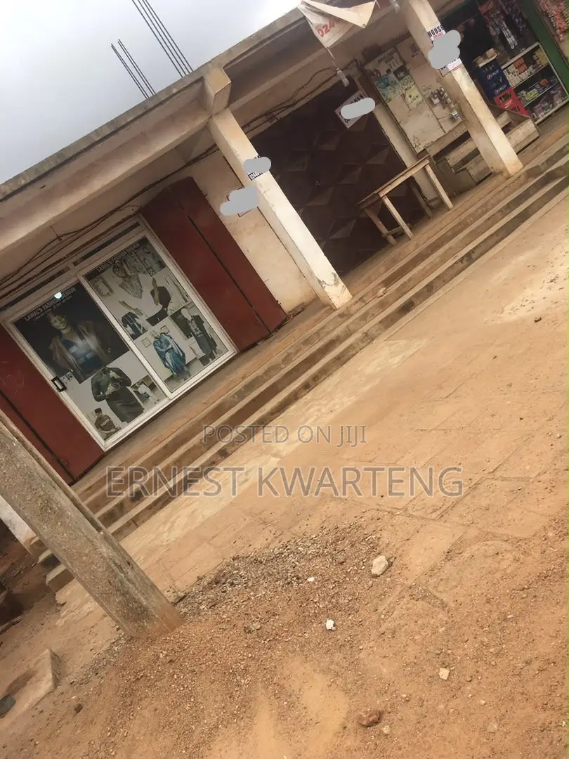 8bdrm House in Super Elite Estate, Sowutwuom for sale
