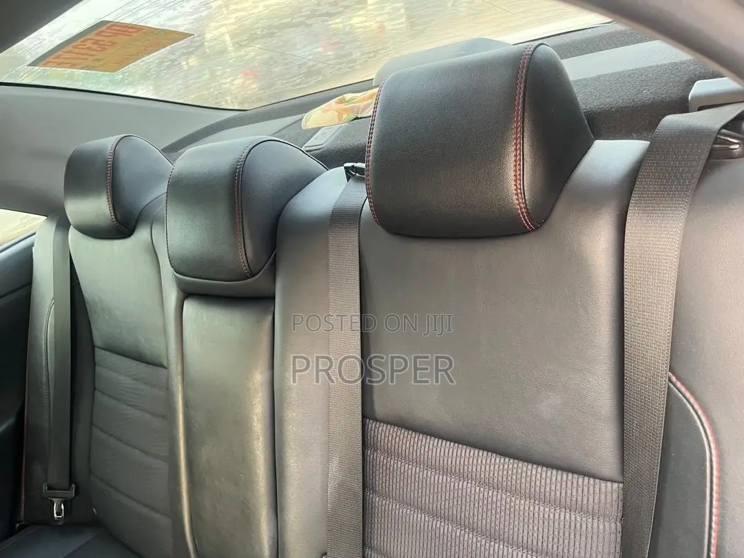 Toyota Camry LE 4dr Sedan (2.5L 4cyl 6A) 2017 White