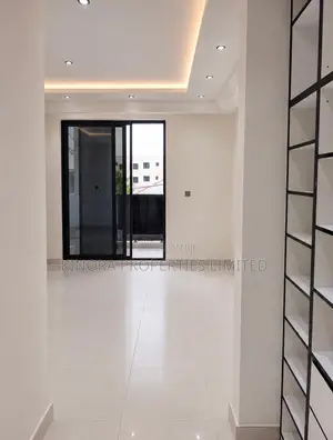 3bdrm Duplex in Lakeside Estate for sale