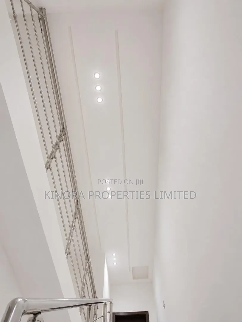 3bdrm Duplex in Lakeside Estate for sale