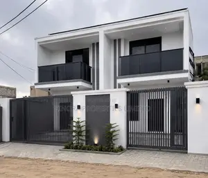 3bdrm Duplex in Lakeside Estate for sale