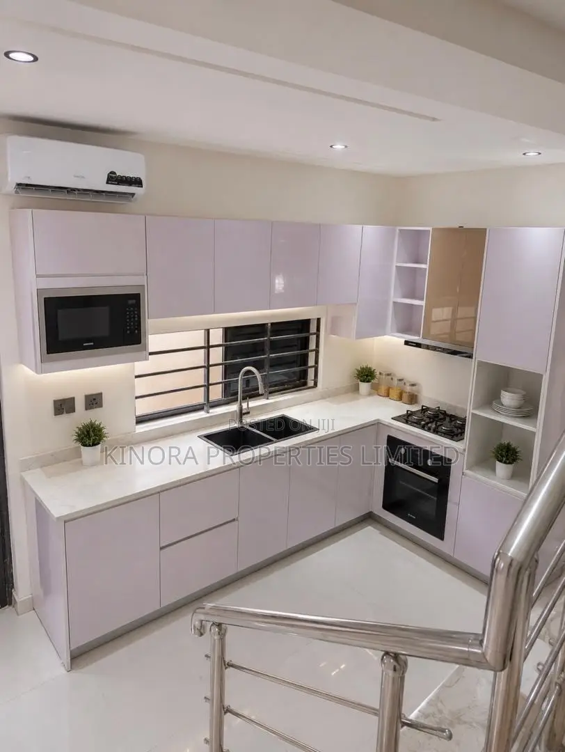 3bdrm Duplex in Lakeside Estate for sale