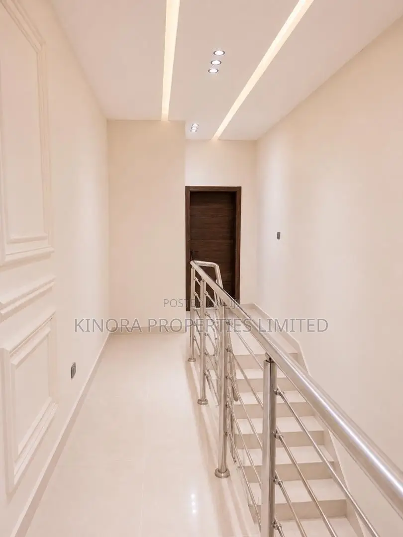 3bdrm Duplex in Lakeside Estate for sale