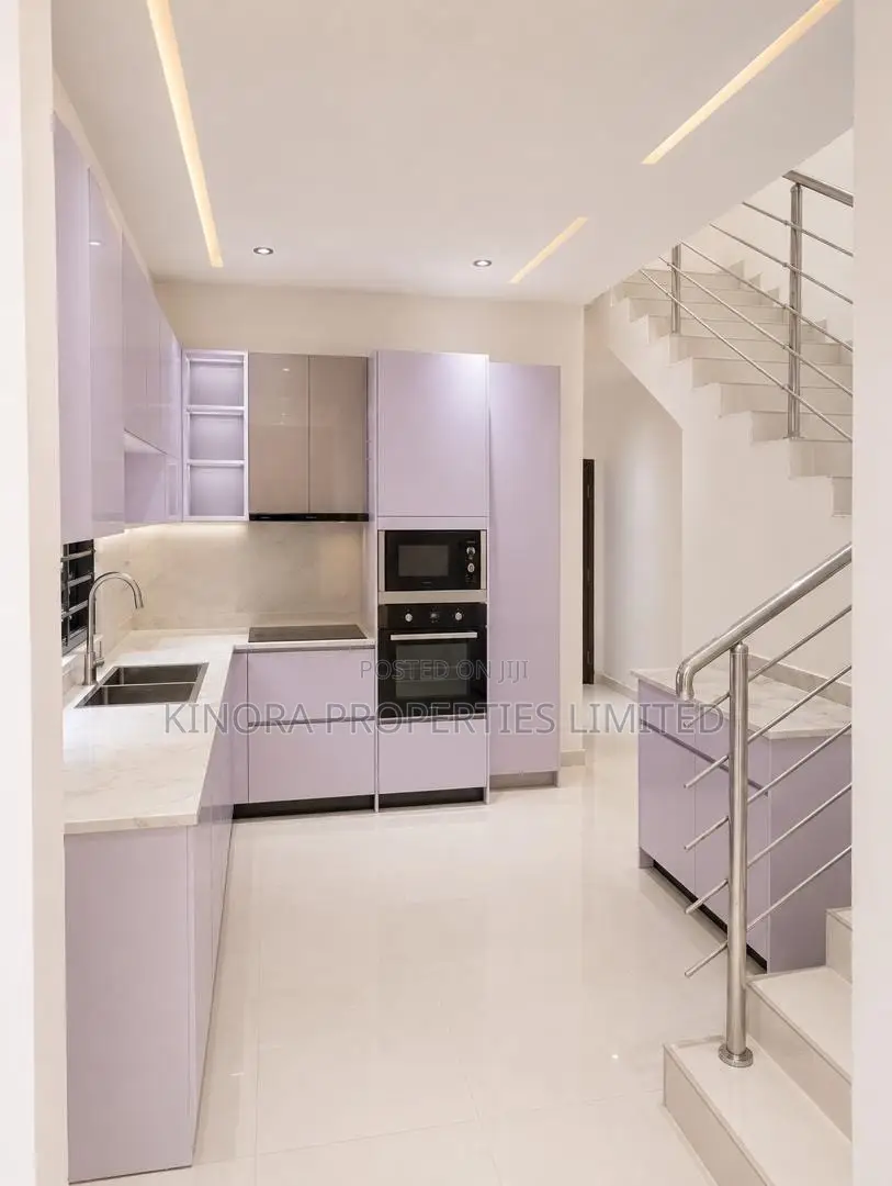 3bdrm Duplex in Lakeside Estate for sale