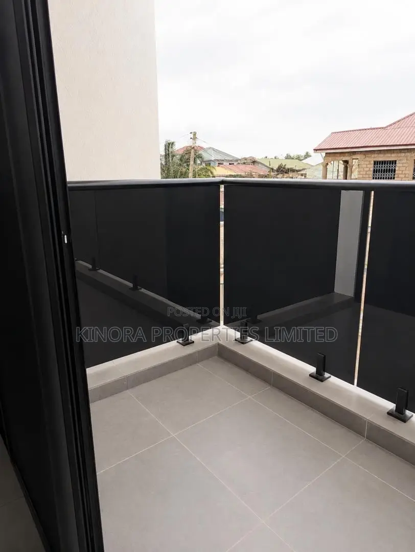 3bdrm Duplex in Lakeside Estate for sale