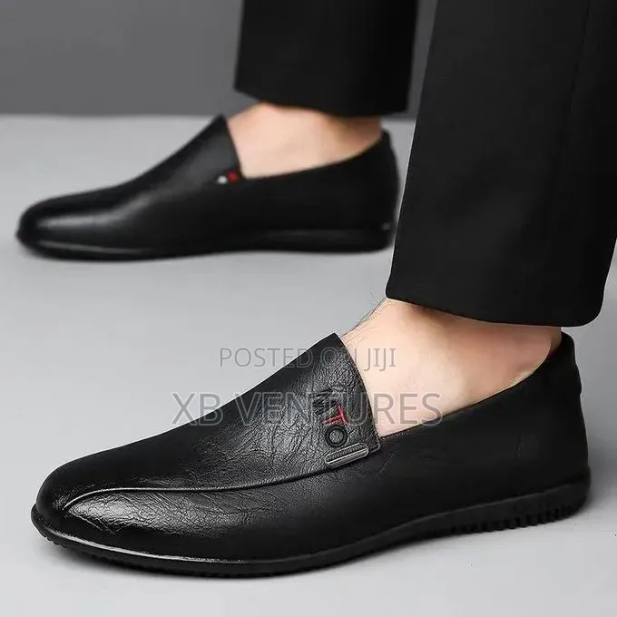 Everyday Wear Fashionable Casual Men's Loafers - Black