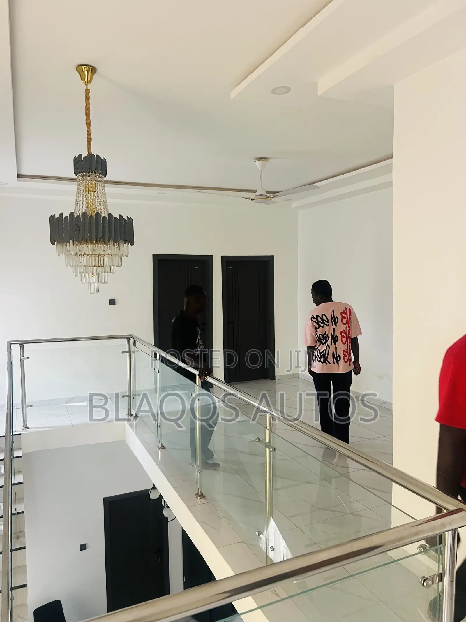 Furnished 4bdrm Apartment in Madina for sale