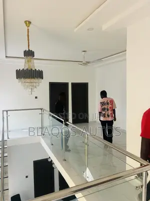 Furnished 4bdrm Apartment in Madina for sale
