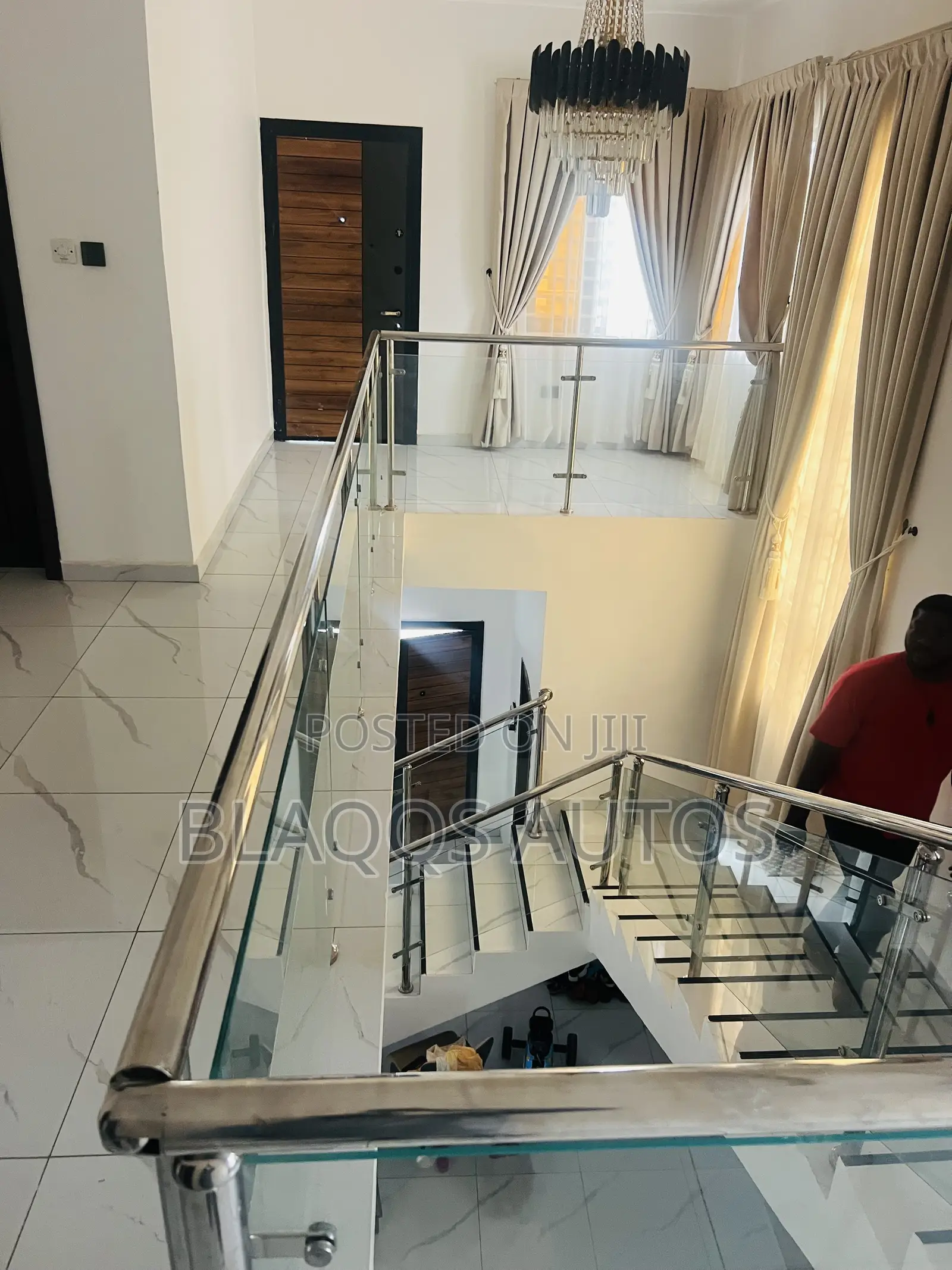 Furnished 4bdrm Apartment in Madina for sale