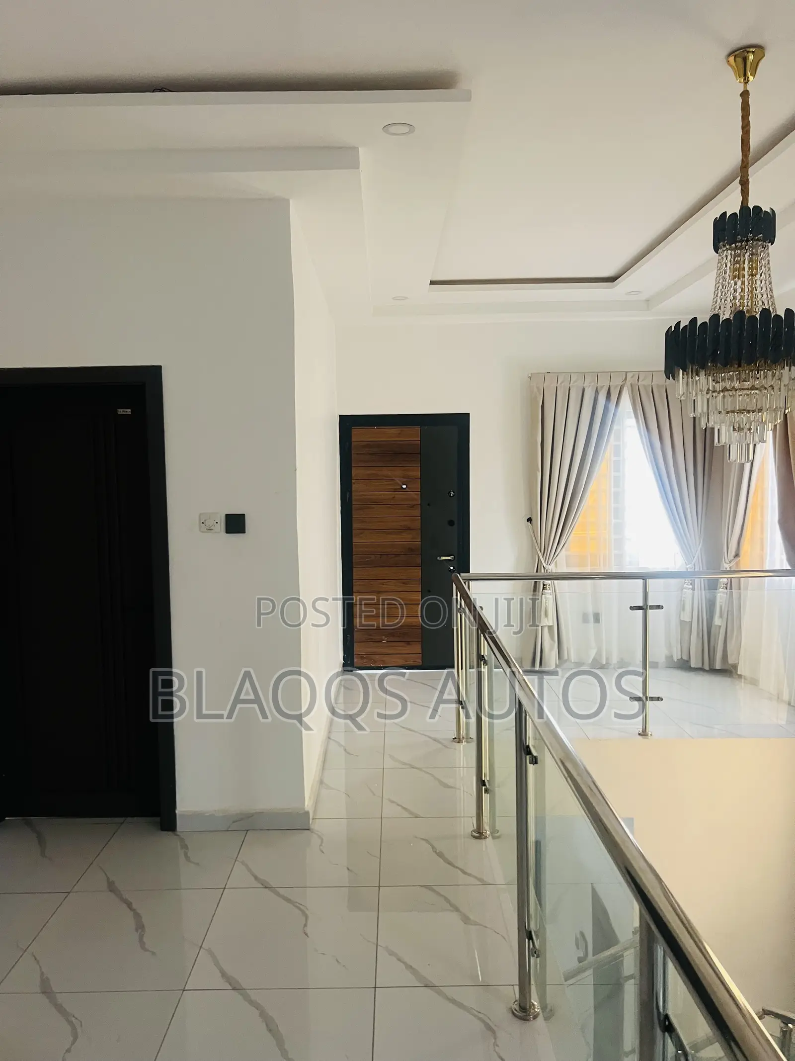 Furnished 4bdrm Apartment in Madina for sale