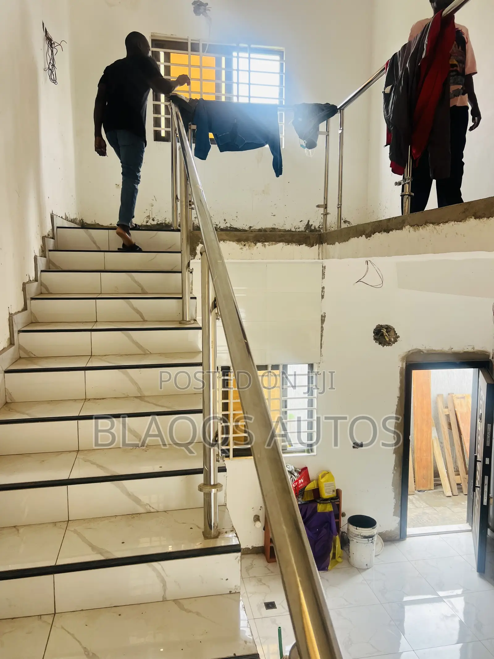 Furnished 4bdrm Apartment in Madina for sale