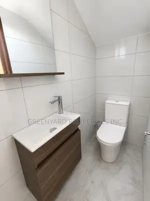3bdrm House in School Junction, Ashaley Botwe for rent