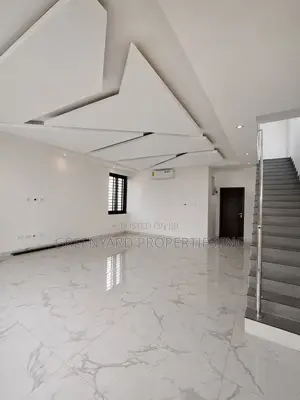 3bdrm House in School Junction, Ashaley Botwe for rent