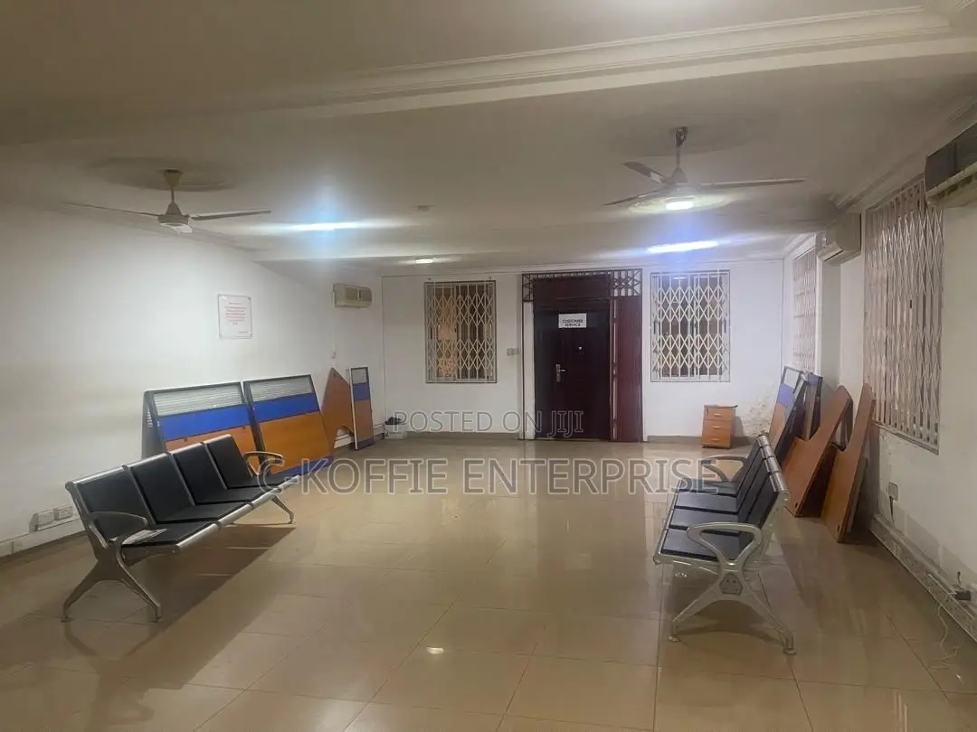 8bdrm Mansion in Roman Ridge for rent