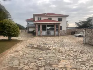 8bdrm Mansion in Roman Ridge for rent