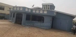 7bdrm House in Kumasi Metropolitan for sale