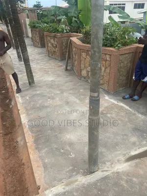7bdrm House in Kumasi Metropolitan for sale