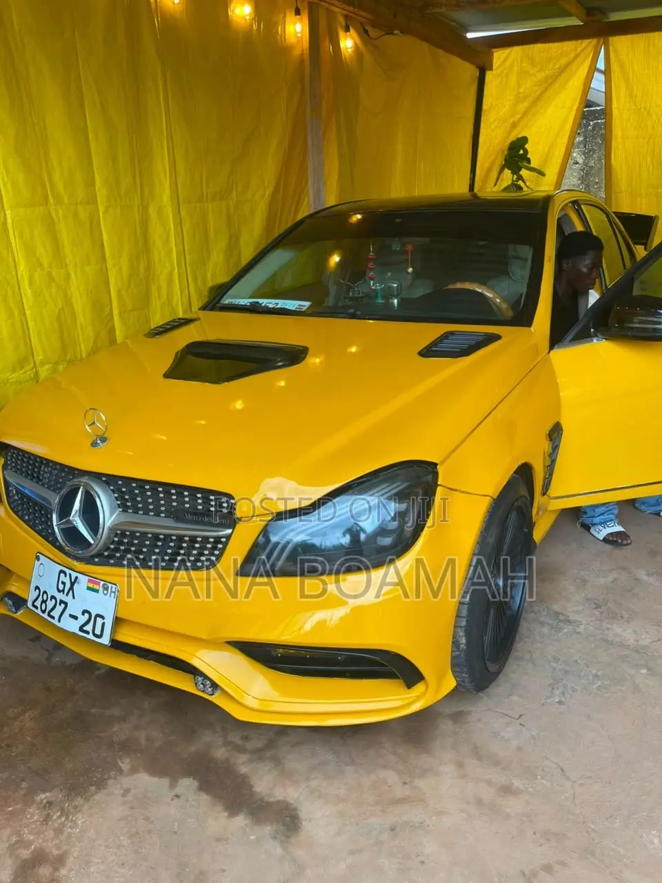 Mercedes-Benz C300 2010 Yellow