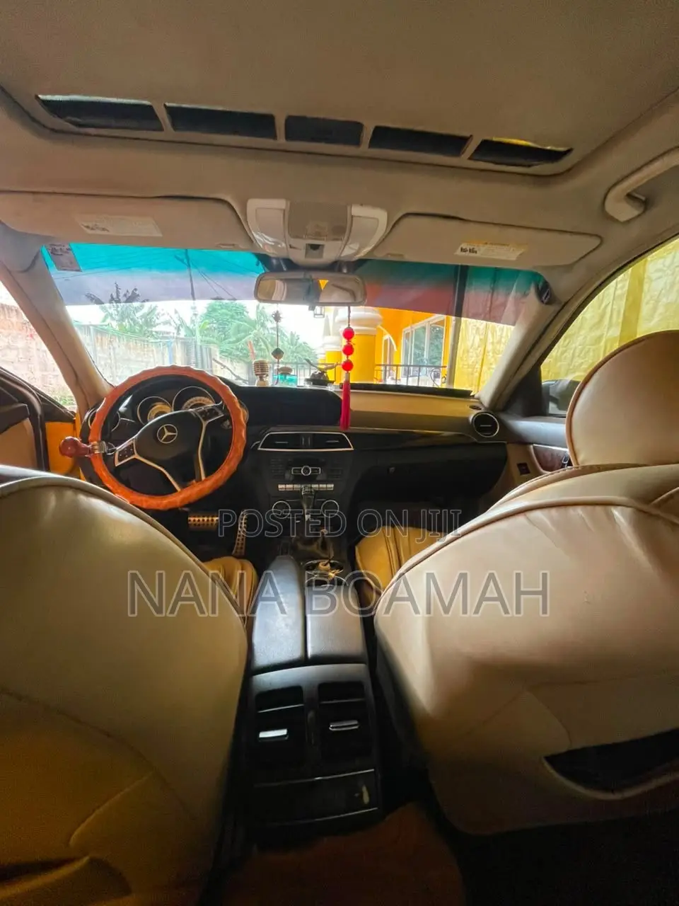 Mercedes-Benz C300 2010 Yellow